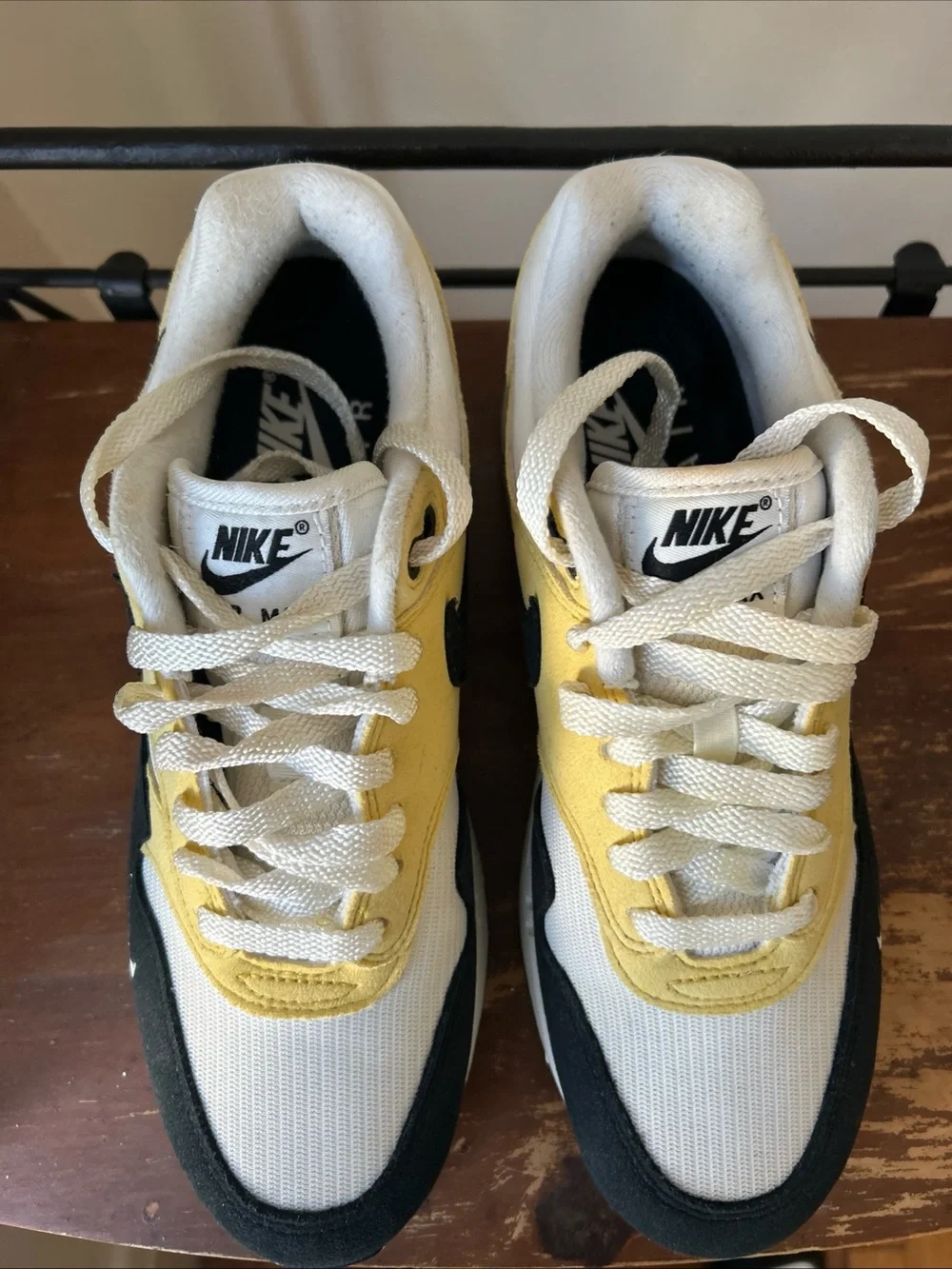 Nike air max 1 women’s 8.5 White, Yellow & Black Low-Top Sneaker’s